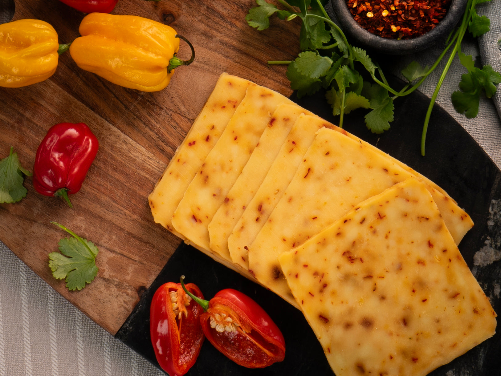 SLICED CHILLI CHEESE 1KG β Failte Foods