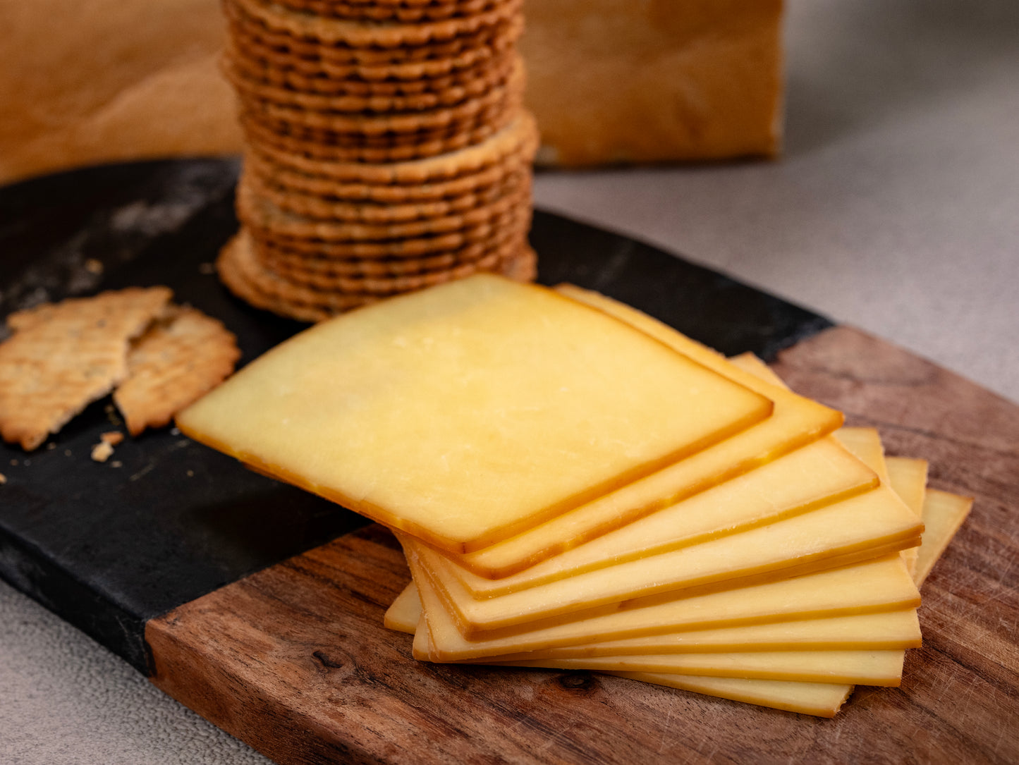 SLICED SMOKED CHEDDAR CHEESE 1KG