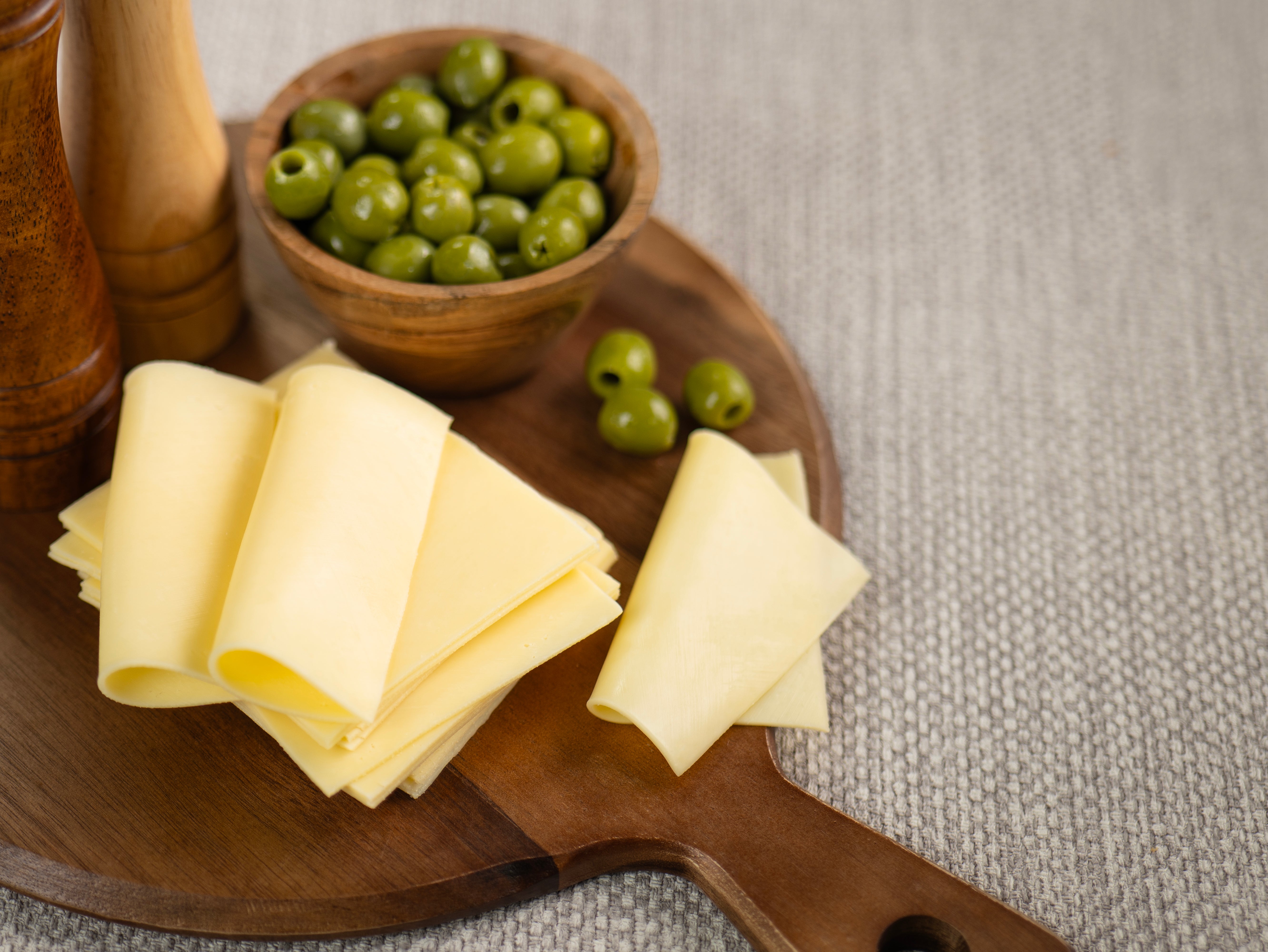 SLICED MOZZARELLA CHEESE 1KG β Failte Foods